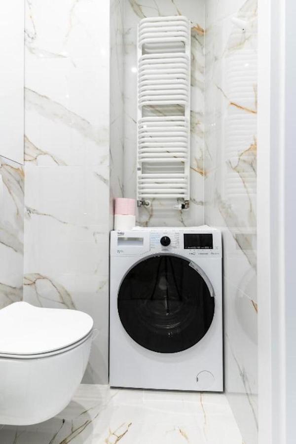 Apartament Mennica - Golden - Comfortable And Stylish Lägenhet
