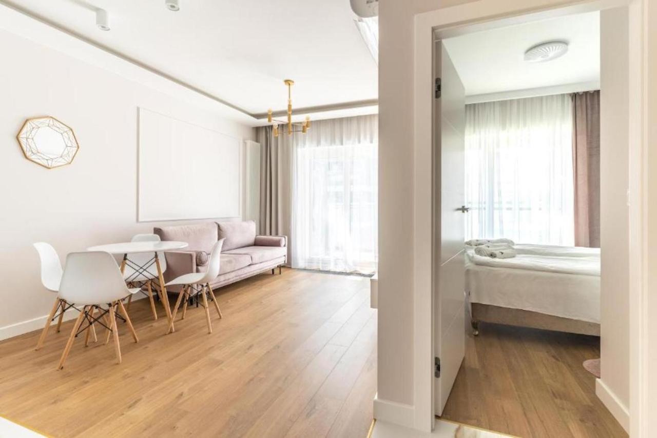 Lägenhet Apartament Mennica - Golden - Comfortable And Stylish Warszawa