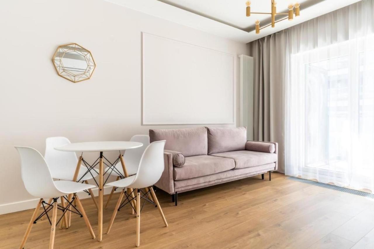 Apartament Mennica - Golden - Comfortable And Stylish * Warszawa
